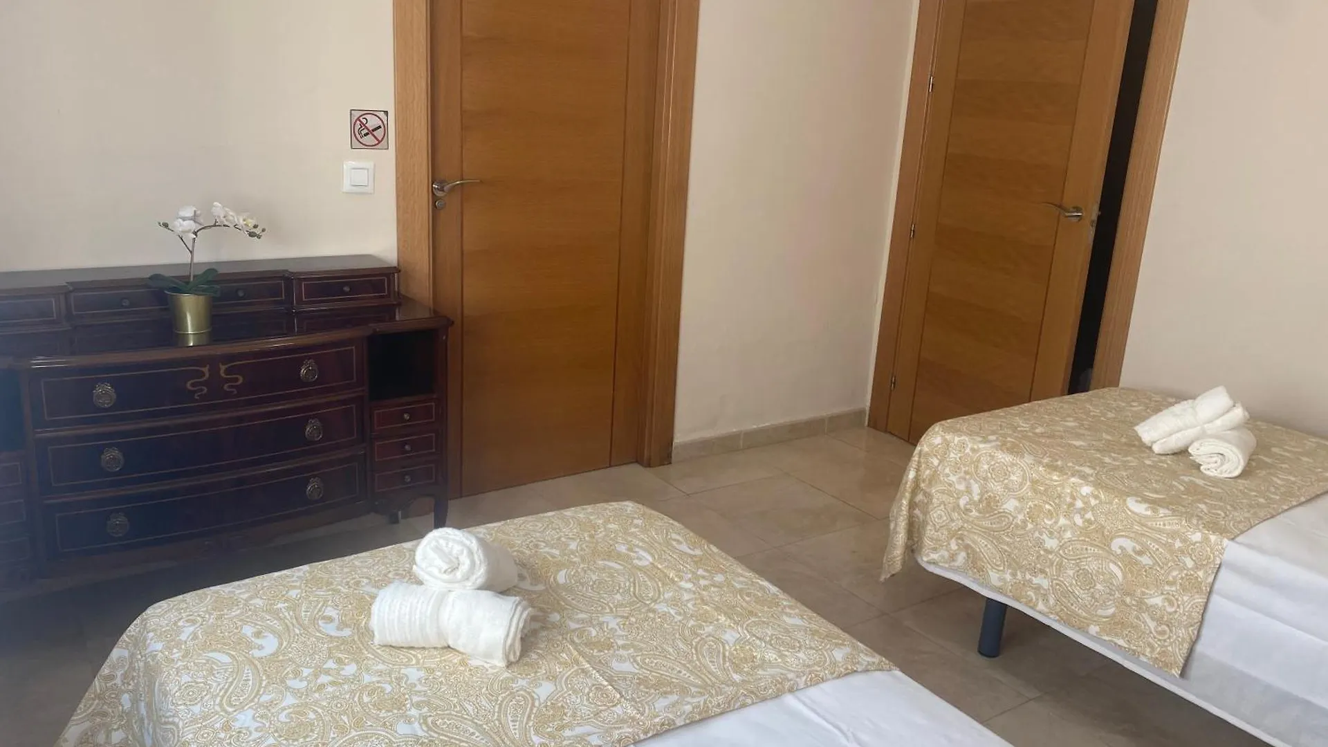 Apartamento Hevres El Capricho Málaga 0*,